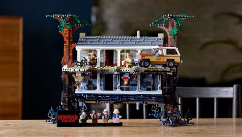 This ‘Stranger Things’ Upside Down LEGO Set Looks So Cool! | LEGO ...