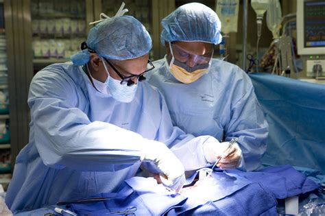 How Surgeons Stay Focused for Hours - WSJ