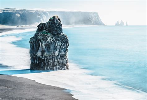 The Black Beach of Reynisfjara in Iceland | Blog | PLAY airlines