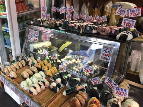 A Complete Guide to the Tsukiji Fish Market, Tokyo