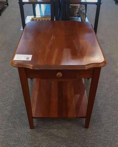 Cherry End Table w/ Drawer | New England Home Furniture Consignment