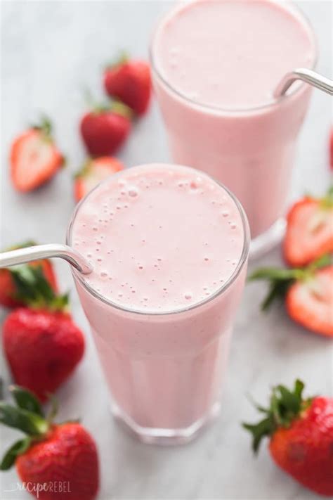 Healthy Strawberry Smoothie (4 Ingredients!) | The Recipe Rebel