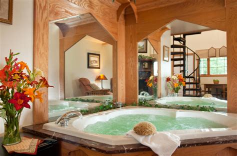 8 Hotels With Jacuzzi In Room In Cleveland Ohio And Near The Area