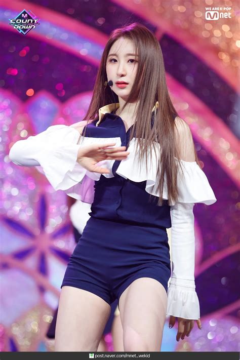 190404 IZ*ONE - VIOLETA at M Countdown | kpopping