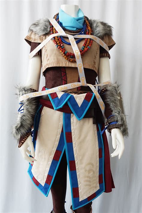 Aloy Cosplay from Horizon Zero Dawn ($290), made by Cosplaymagic