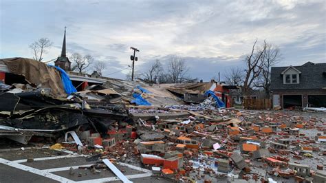 Nashville residents begin cleanup after terrifying tornado as ...