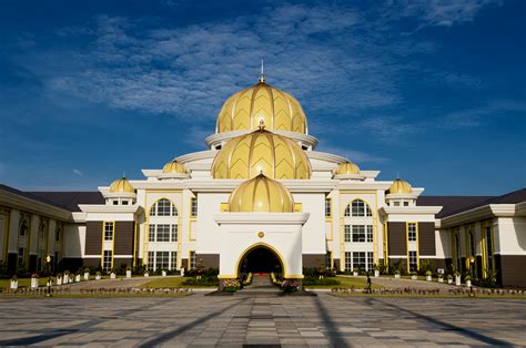 Raja-Raja tiba di Istana Negara untuk Mesyuarat Khas Majlis Raja-Raja ...