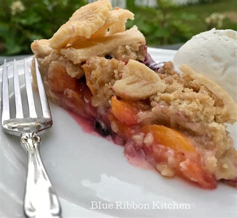 Blue Ribbon Kitchen: Peach and Blackberry Bramble Pie