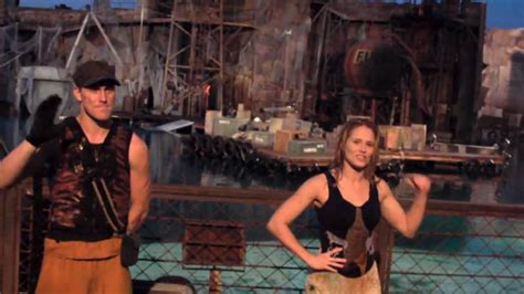 Universal Studios - Waterworld Show - Behind The Scenes - YouTube