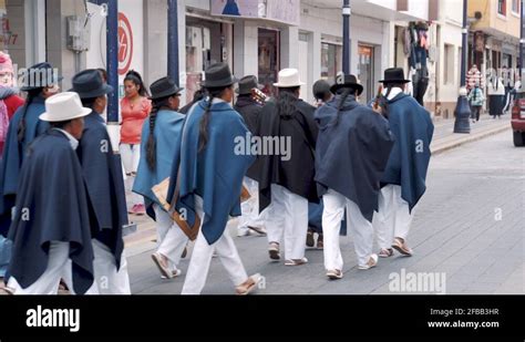 Otavalo indigenous Stock Videos & Footage - HD and 4K Video Clips - Alamy