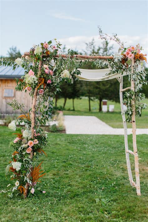 A Flower Farm Was the Perfect Venue for This Floral Designer's Wedding