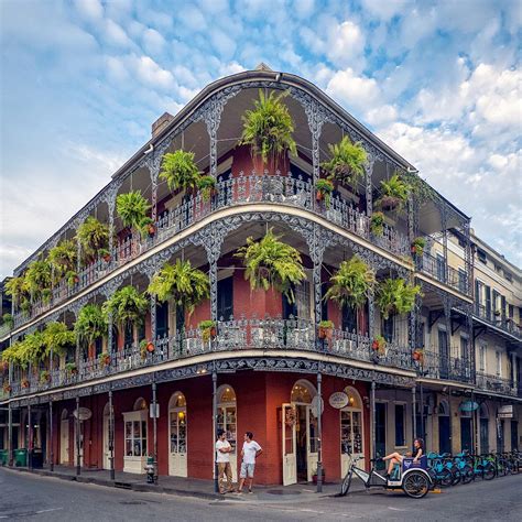 Hotel Near French Quarter - 9-minute drive from Magnolia New Orleans