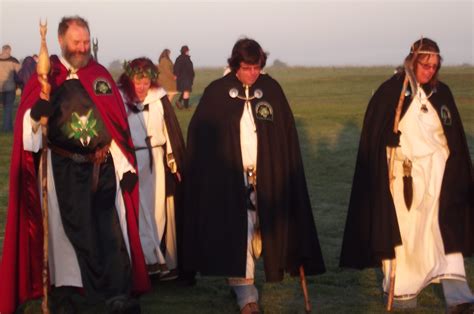 Avebury Sunrise And Stonehenge Sunset Winter Solstice Tour: December ...