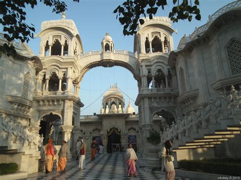 ISKCON Vrindavan Temple - Google Search | Japan beach, Best holiday ...