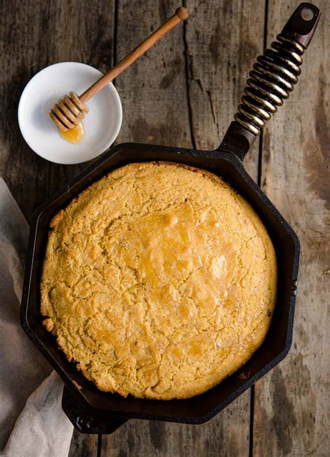 Skillet Cornbread with Smoked Honey (on the Grill) - Vindulge