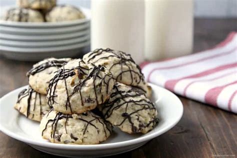 Holy Cannoli Cookies Recipe (Italian Christmas Cookies) - Snappy Gourmet