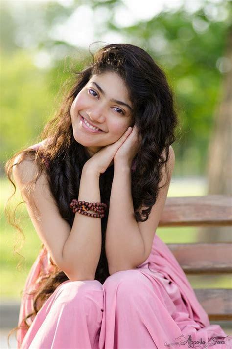 Premam Malar-Sai Pallavi Stills-Photoshoot - onlookersmedia