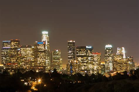 File:Los Angeles Skyline at Night.jpg - Wikimedia Commons