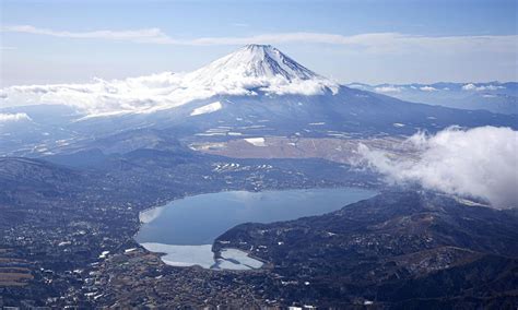 New research finds Mount Fuji may have erupted more often than ...