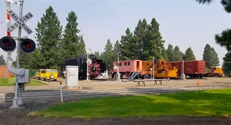 The Train Mountain Museum In Oregon Has The World's Longest Miniature ...