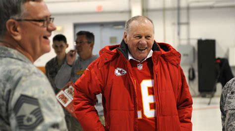 Hall of Fame Chiefs quarterback Len Dawson dies at 87 - Boston News ...