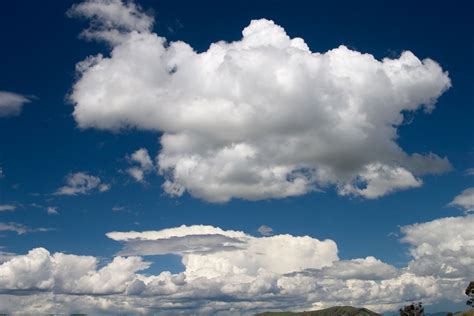 File:Cumulus cloud.jpg