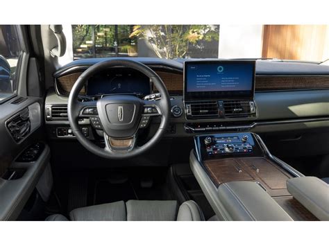 2023 Lincoln Navigator: 166 Interior Photos | U.S. News