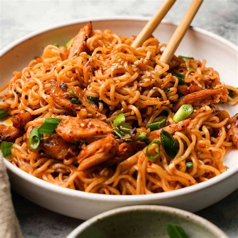 Spicy Garlic Noodles | Lindsey Eats