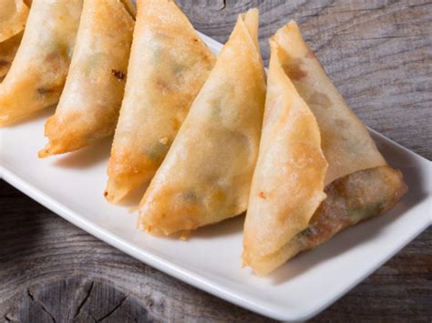 Vegan Baked Samosas Recipe and Nutrition - Eat This Much