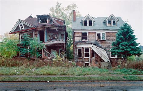 A Tour of Abandoned Houses in Detroit » TwistedSifter