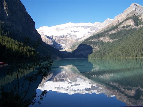 Lake Louise – Banff National Park - Travelling Moods