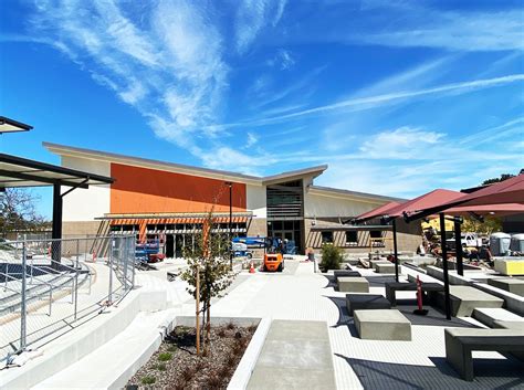 Burlingame Intermediate School Student Resource Center and Quad by ...