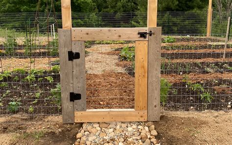 Build A Simple Garden Fence – NBKomputer