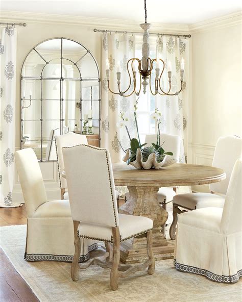 Centerpieces for your Dining Room - How To Decorate