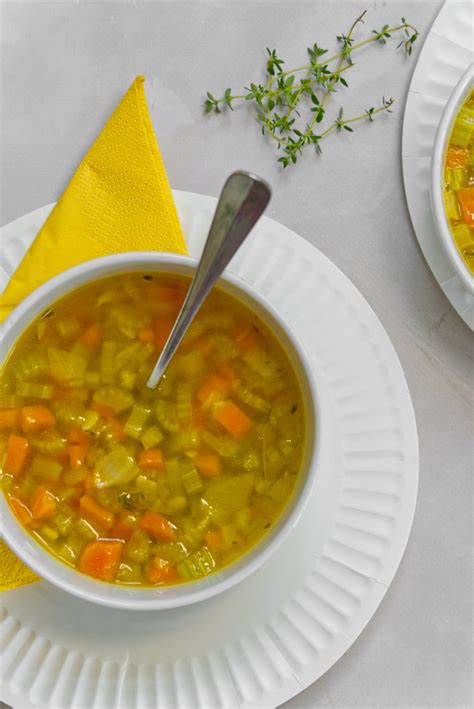 Light and Delicious Carrot and celery soup (Easy & Vegan)