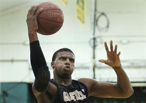 Former Garfield Heights basketball standout Tony Farmer signs with ...