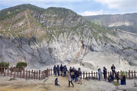 The Legend of Sangkuriang: The Story behind Tangkuban Perahu ...