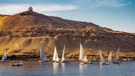 Luxor sunset on the Nile River, Aswan, Egypt | Windows Spotlight Images