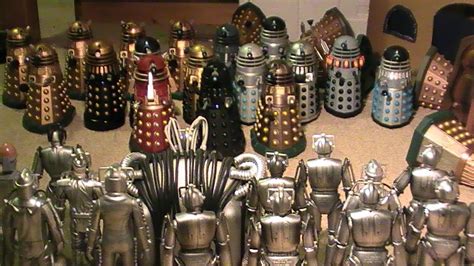 Daleks VS Cybermen: Mortal Kombat!! - YouTube