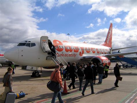 easyJet | Our Boeing 737-700 from Bristol to Newcastle | Rich Watts ...