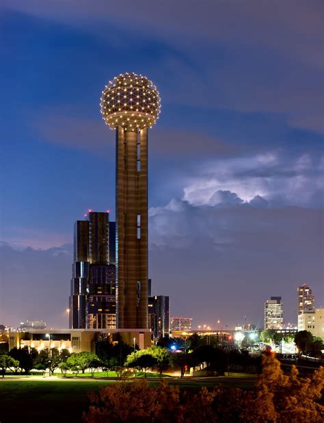 Reunion tower – Artofit