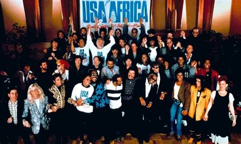 Há 35 anos mais de 40 artistas cantavam ‘We Are The World’; relembre ...