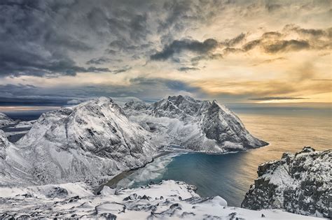 Photographer Captures Awe-Inspiring Arctic Landscape Photography