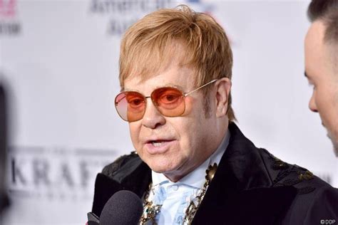 Elton John: Wird der Sänger bald taub? | Elton john, Sänger, Musiklegenden