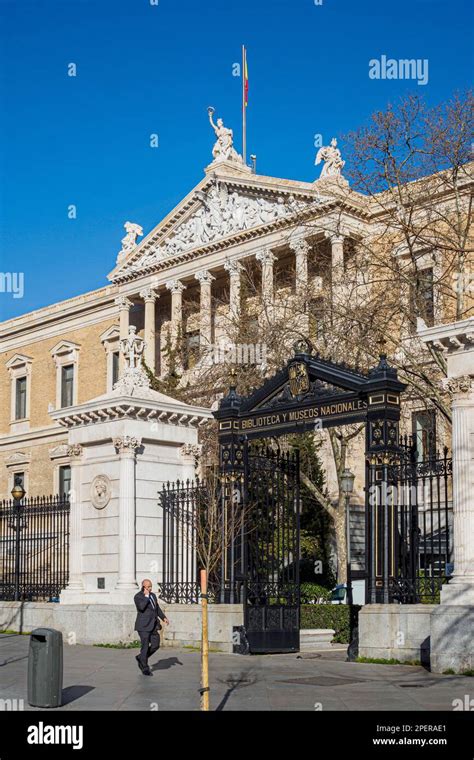 El edificio de la Biblioteca Nacional de España. Madrid. España ...