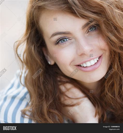 Imagen y foto Beautiful Girl Grey (prueba gratis) | Bigstock