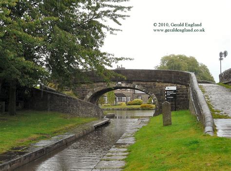 Ackworth born, gone West: Sunday Bridges: Macclesfield Canal #1