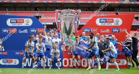 Tranmere Rovers Players Lift Trophy Editorial Stock Photo - Stock Image ...