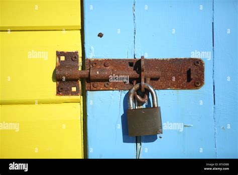 Colourful beach huts on Littlehampton seafront Stock Photo - Alamy