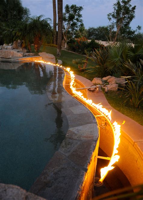 8 Incredible Fire and Water Features | Woodlanddirect.com